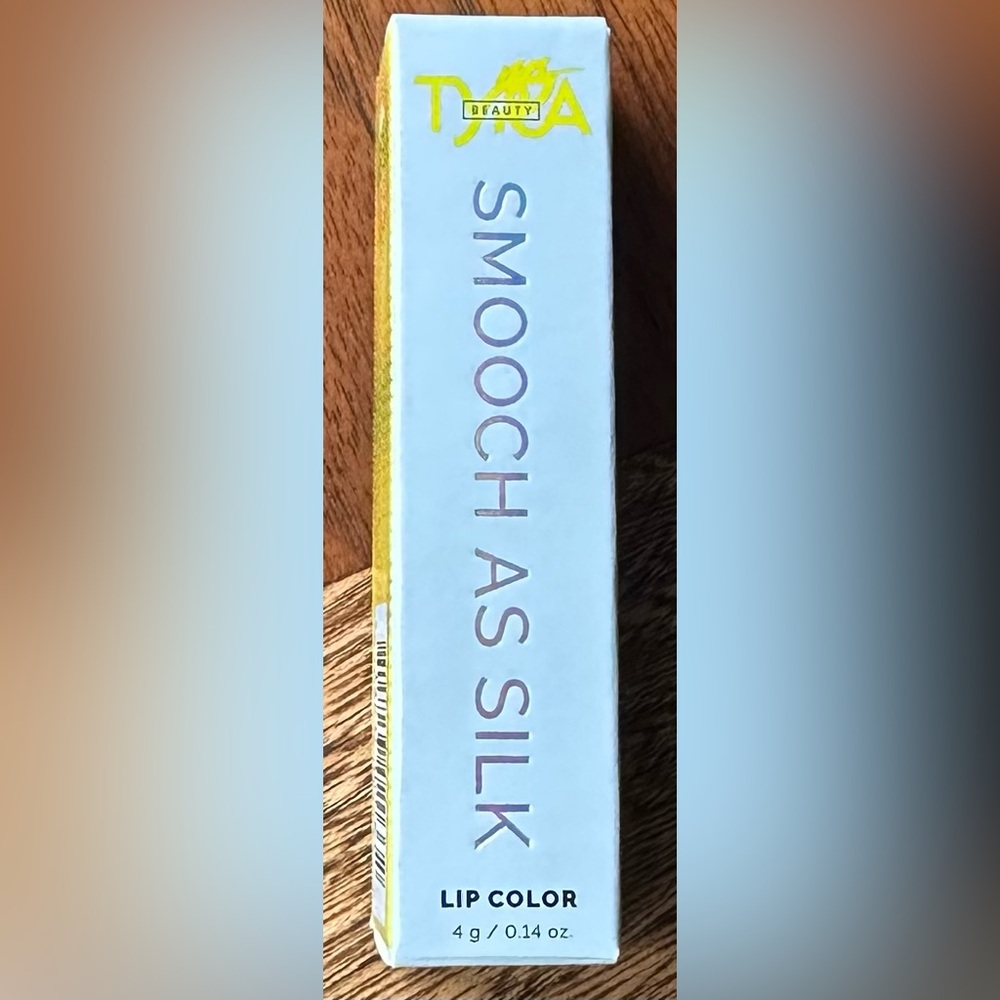 Tyra Beauty by Tyra Banks Smooch as Silk Lip Color in This Ain’t Palm Beach NOS